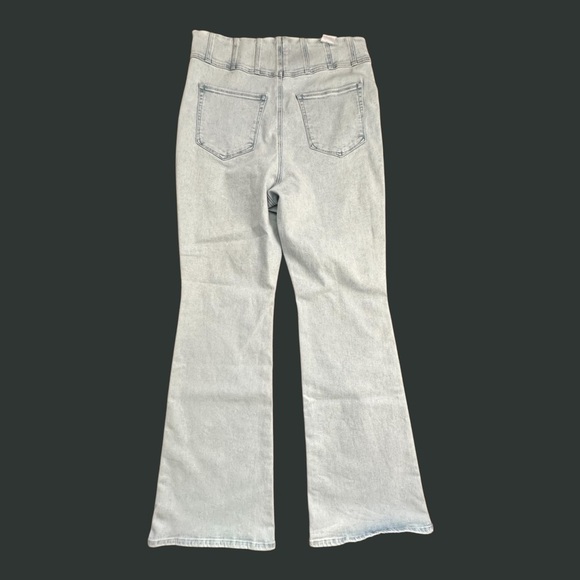 Good American Women's Light Wash Panel Front Boot Cut Jean in Indigo Sz: 16 - Picture 7 of 10